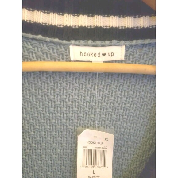 Hooked Up Crop Cardigan Women's  Large Blue Y2k Deep V-Neck Cable-Knit NWT - Picture 2 of 8